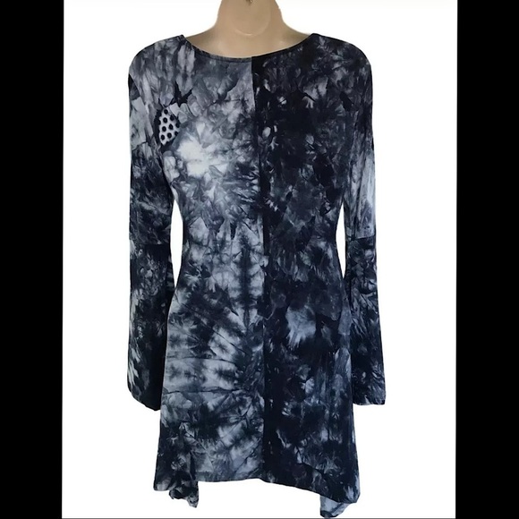 Hazel Blue Tie Dye Lace Up Front Shark Hem Tunic - Picture 4 of 8